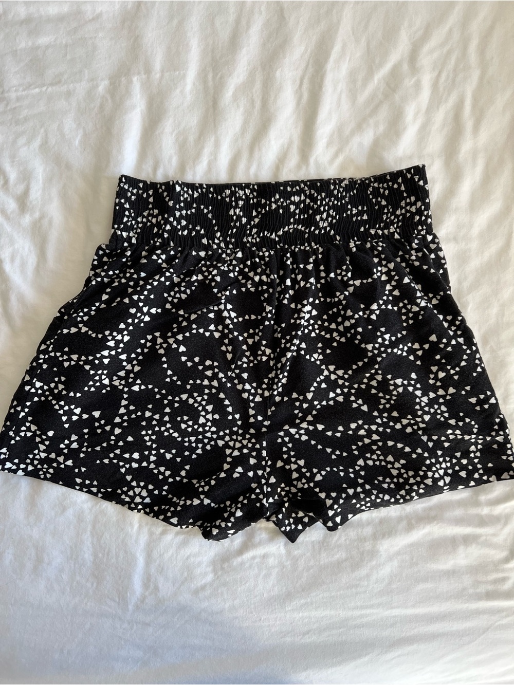 Aritzia Talula Heart Shorts - Picture 2 of 15